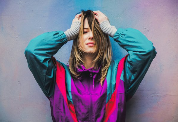 Quels conseils pour réussir à porter des chemisiers en soie avec des pièces casual sans détonner?